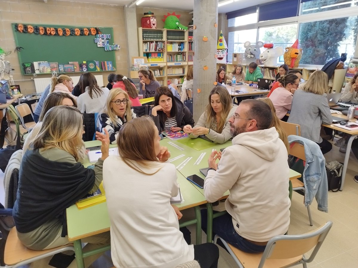 GrciaMireia's tweet photo. Assessorament a l'@Esc_ElsEstanys. Continuem prenent acords i establint objectius de millora vinculats a la perspectiva de gènere. Molt bona feina per part de tot l'equip docent!Seguim!✨💪🏼✅ #aprenentatgentreiguals #compartint #construint #treballenequip #demicroamacro https://t.co/gMsRH4BHLt