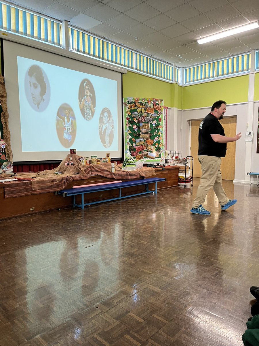 Diolch to <a href="/Bowtieeducation/">BOW TiE Theatre Company</a> for today’s fantastic session on inspirational Welsh people. We loved acting using scripts and using Freeze Frames to consolidate our learning. Diolch! <a href="/helenbowen1/">Helen Bowen</a> @CSC_Cymraeg <a href="/SiarterIaithCSC/">CymraegCampusCSC</a> <a href="/MaurerMathias/">Mathias Maurer</a> @DARPLwales