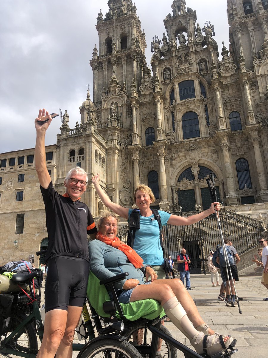 Marga en Wim gingen op een speciale rolstoelfiets naar Santiago de Compestela. Drie jaar geleden kreeg Marga en zware hersenbloeding en nu kon ze samen met haar Wim weer op avontuur afgelopen zomer. 💪

👉 Lees hun hele verhaal: unieksporten.nl/brabant/nieuws…

#unieksportenbrabant