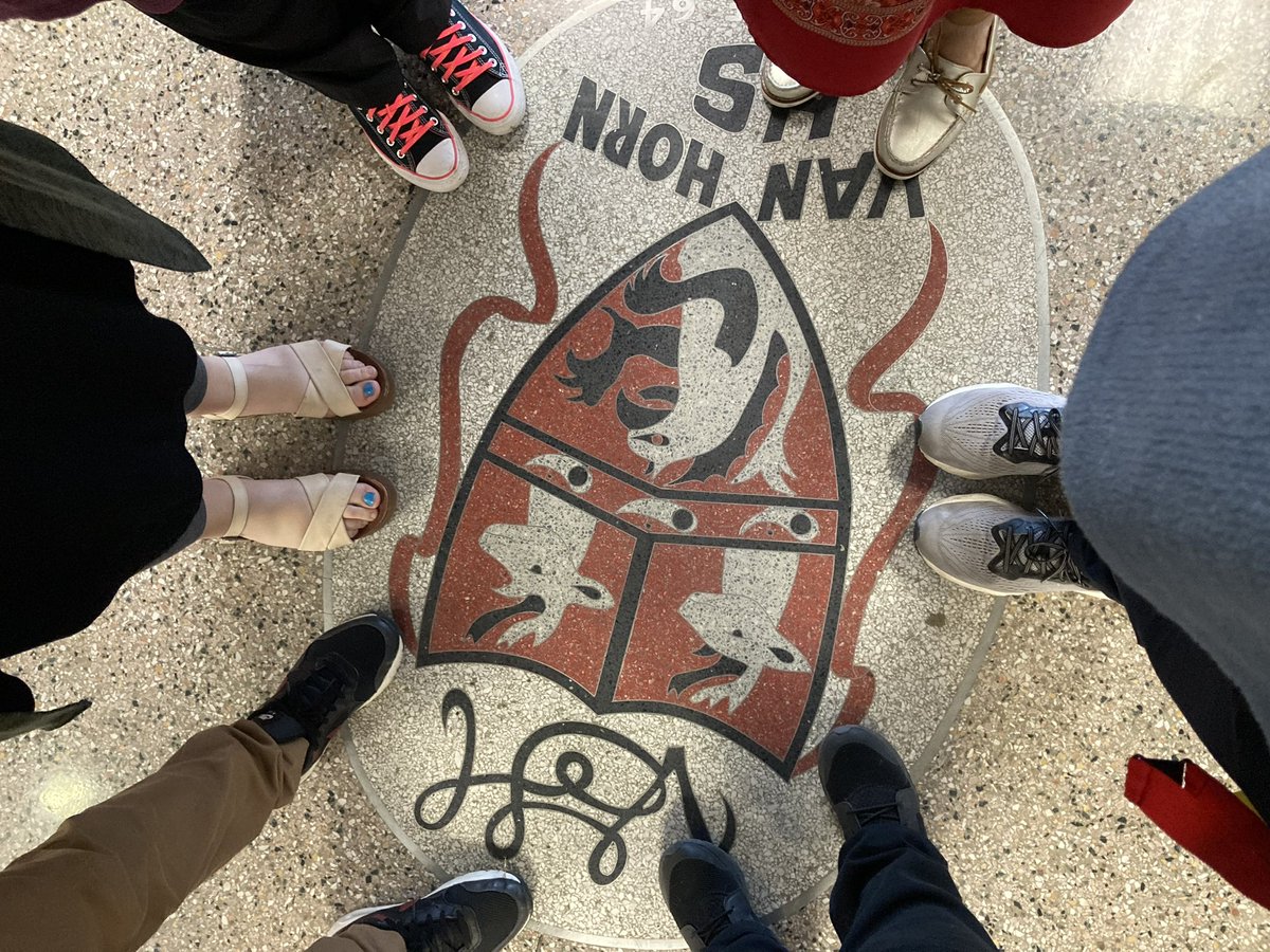 mccainVH's tweet photo. #VHFalcons #flytothesky #SouthSideFalcons https://t.co/uApP5HbFvi