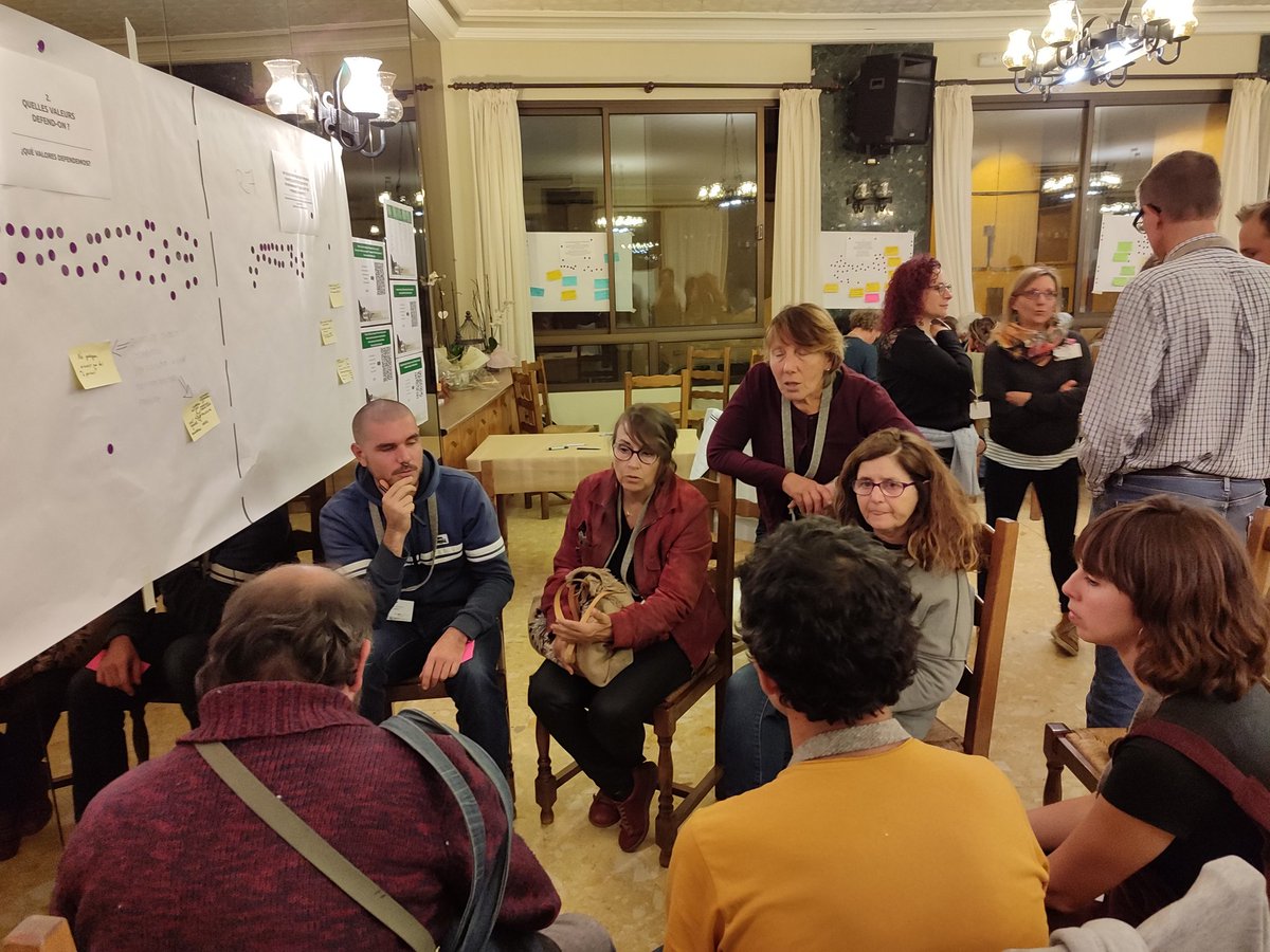 CdaVallsAneu's tweet photo. Els Camps i Entorns d'Aprenentatge pirinencs participem a les trobades internacionals de la Xarxa d'Educació Pirineus Vius #XEPV #REPV que se celebren a #Llançà, compartint experiències i reflexions amb entitats que fan #EducacióAmbiental a les 2 vessants dels Pirineus. https://t.co/SWIFSSqCoF