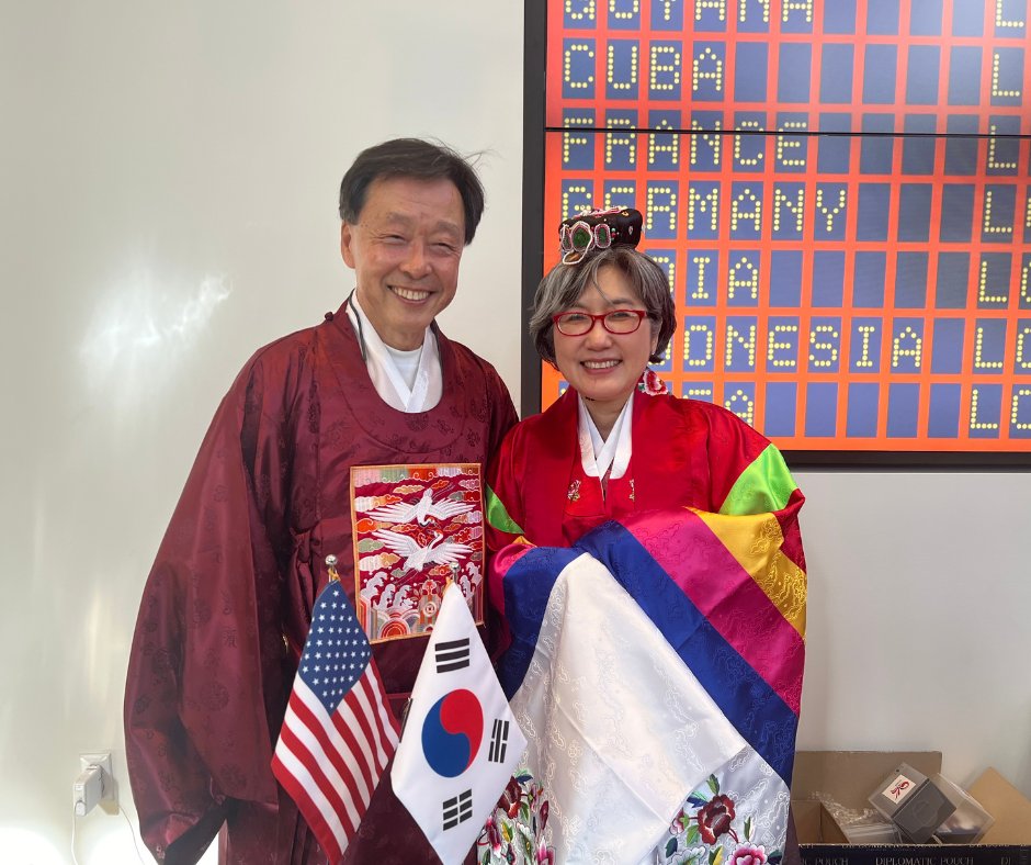 LabCentral's tweet image. Today LabCentral was taken on a food tour around the world with our 3rd annual #CulturalCelebration! Residents, sponsors and partners came together to represent 20 countries through food, drink and dress 🤩 Thank you to everyone who attended! Now, time for our #foodcoma 🥴