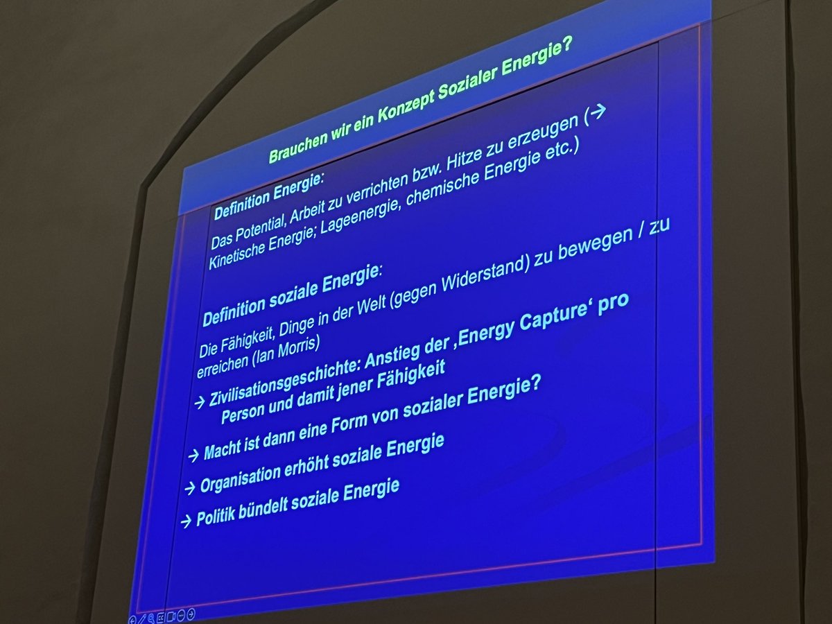 HelloEuromat's tweet photo. Braucht es ein Konzept „Sozialer Energie“? Elektrisierender Auftakt von Hartmut Rosa in der „Theorie &amp; Gesellschaft“-Vortragsreihe von @reckwitz/@HumboldtUni in der Heilig-Geist-Kirche Berlin. Interessant für @PaulinaFrohlich, @RichterHedwig, @beimwort &amp; @berndulrich! #Innocracy https://t.co/OBDPJ2VHif