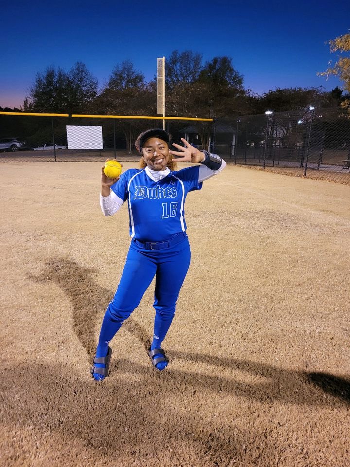 Tonisims0104 tweet media