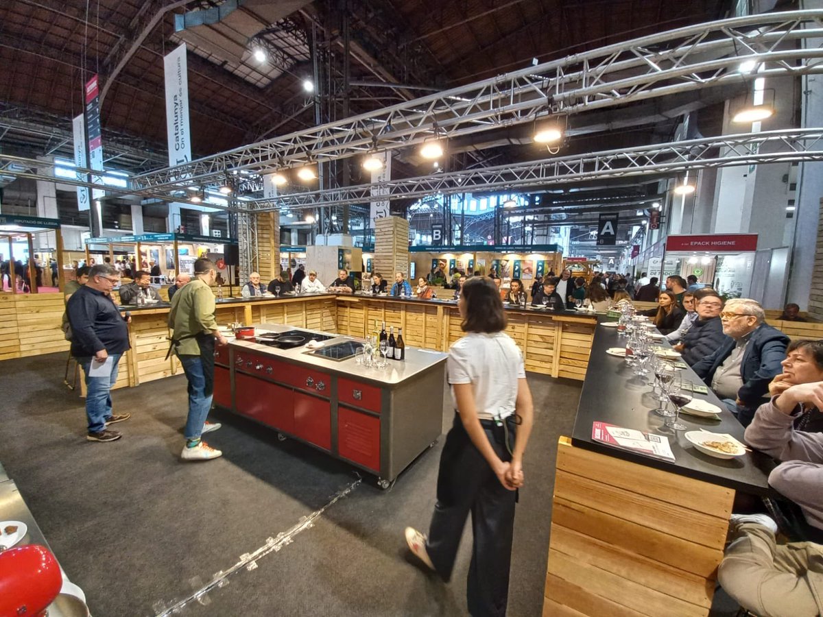 Demà és l'últim dia per visitar el #GastronomicForumBarcelona ❗

Us hem preparat 3⃣ showcooking amb productes de #GironaExcellent!

🍽Si sou amants de la gastronomia, no us ho perdeu!

🔗 Tota la programació: gastronomicforumbarcelona.com/ca/agenda/