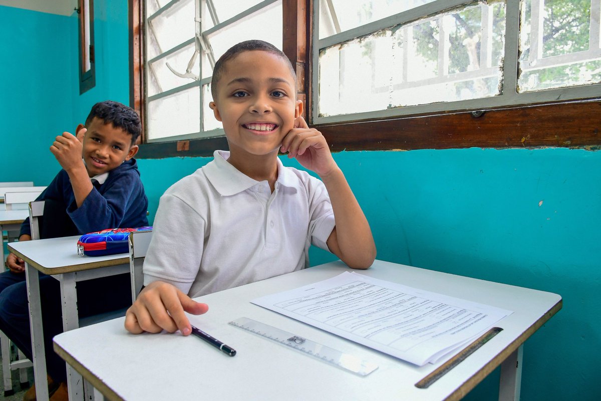 Venezuela avanza en los procesos de transformación educativa, rumbo a la Educación ética, liberadora, productiva e innovadora; para atender los desafíos del presente y el futuro.

<a href="/NicolasMaduro/">Nicolás Maduro</a> 
@MPPEDUCACION