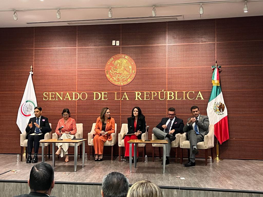 Adrian López tweet media