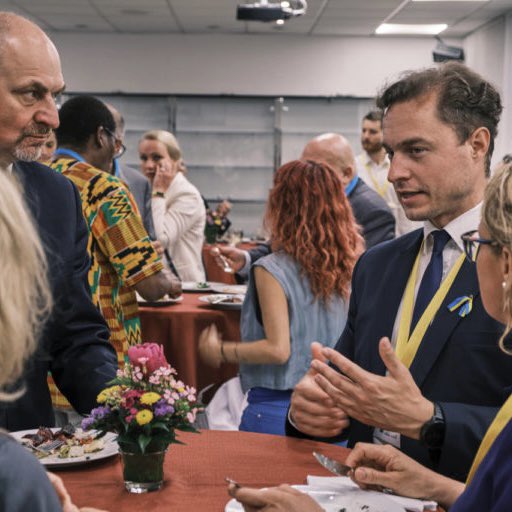 Ambrela_org's tweet image. Už zajtra 8.11. KONFERENCIA #ADF — #FÓRUM NA ODBORNÚ DISKUSIU I PREPÁJANIE KOMUNÍT.
Prezrite si program #AmbrelaDevelopmentForum – Crisis Response &amp;amp; Beyond a sledujte Live stream panelov #ADF2023 na Facebook a Youtube stránkach Ambrely. Viac tu: developmentforum.ambrela.org/agenda/ #aid #eu