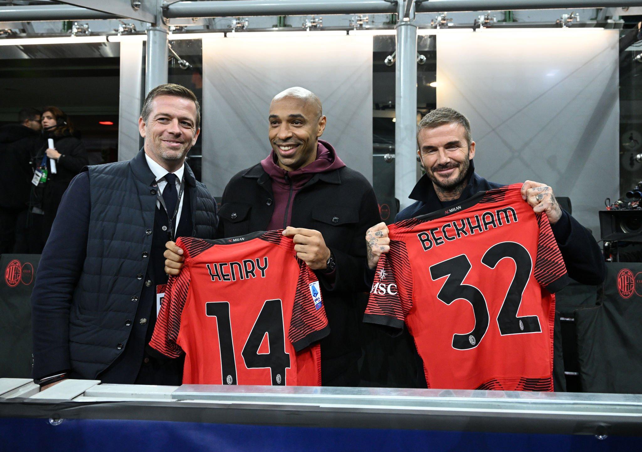 َ on X: "Thierry Henry and David Beckham pose with jerseys #ACMPSG https://t.co/voKsJTlb1Y" / X