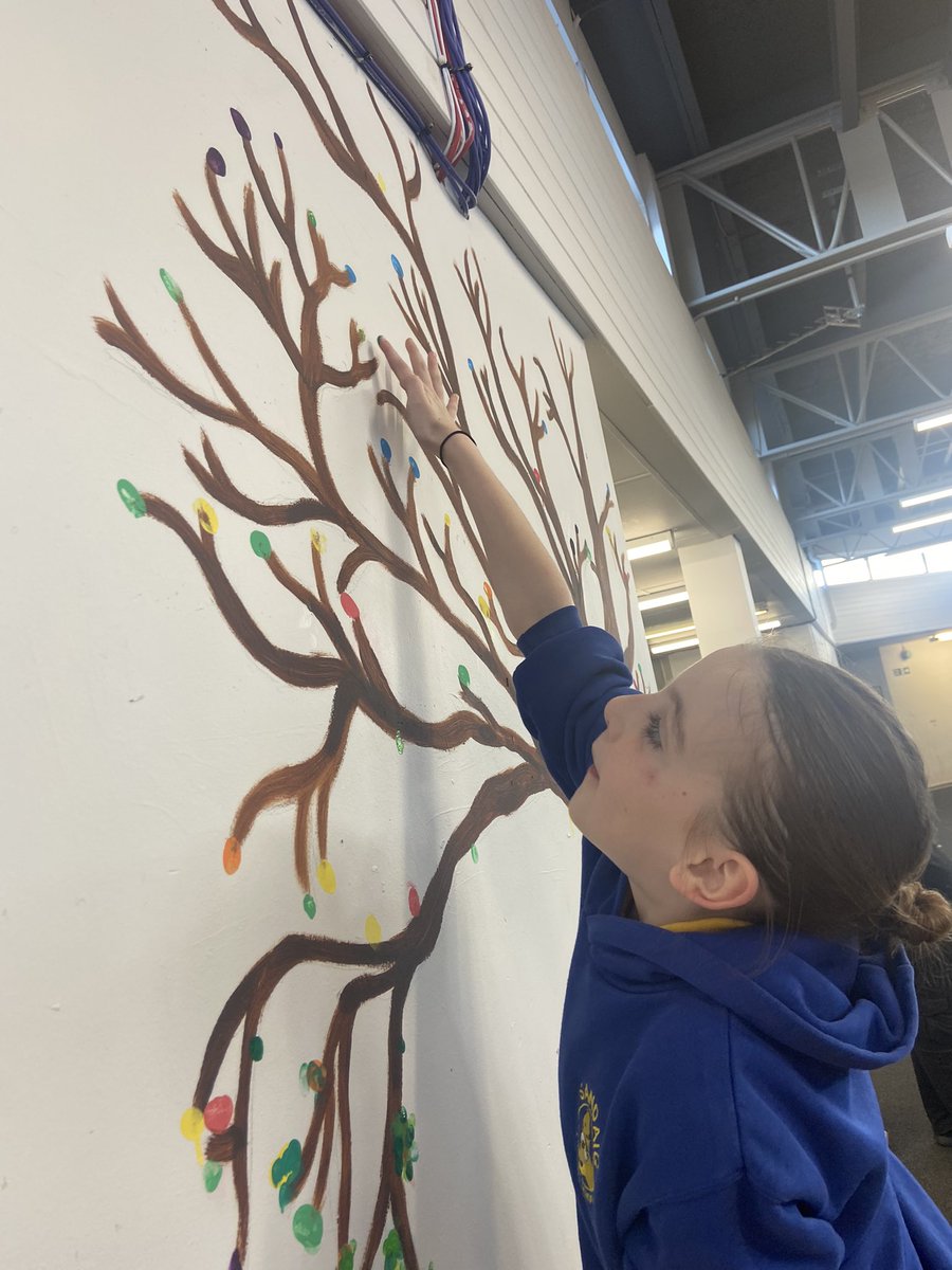 sandaigprimary's tweet image. Leaving our mark in our wee school. #sandaigfamily #schoolvalues #legacytree