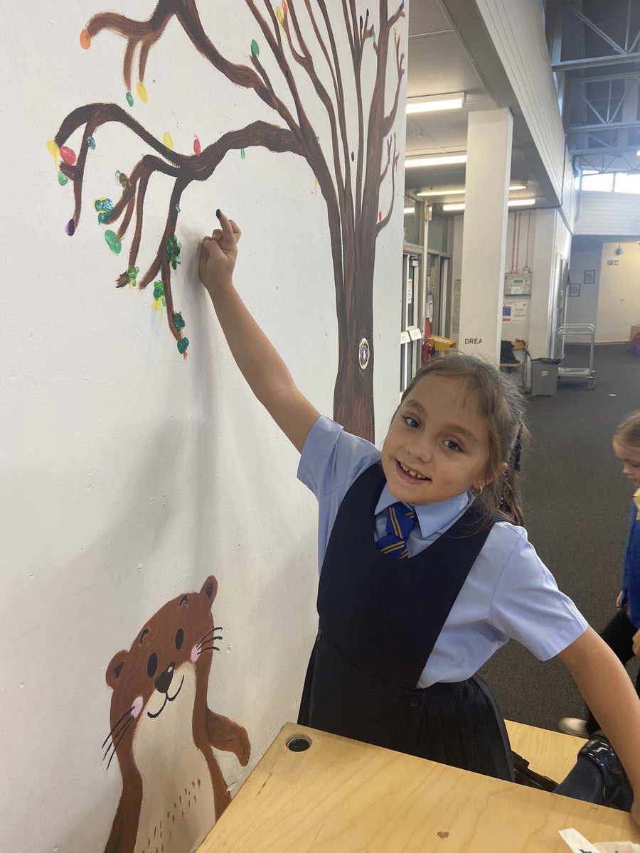 sandaigprimary's tweet image. Leaving our mark in our wee school. #sandaigfamily #schoolvalues #legacytree