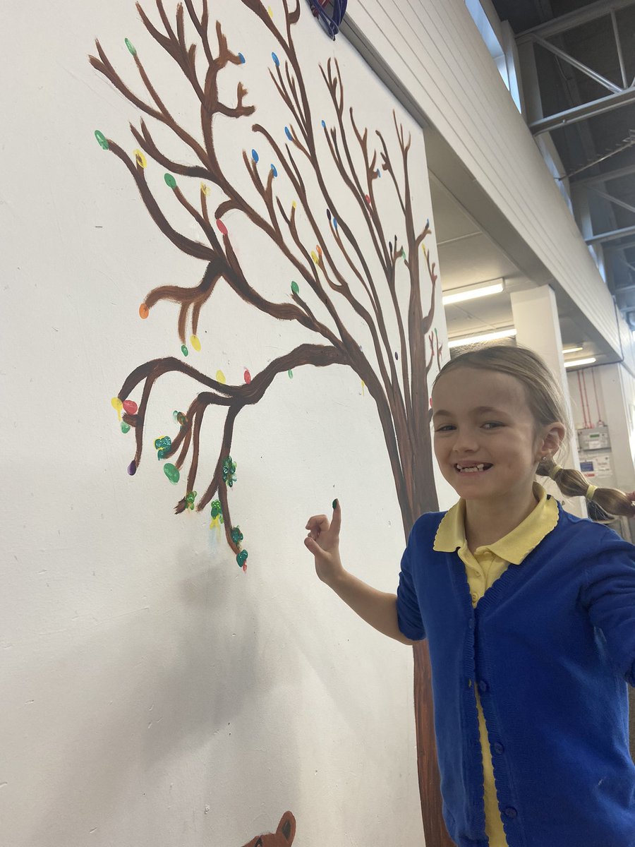 sandaigprimary's tweet image. Leaving our mark in our wee school. #sandaigfamily #schoolvalues #legacytree