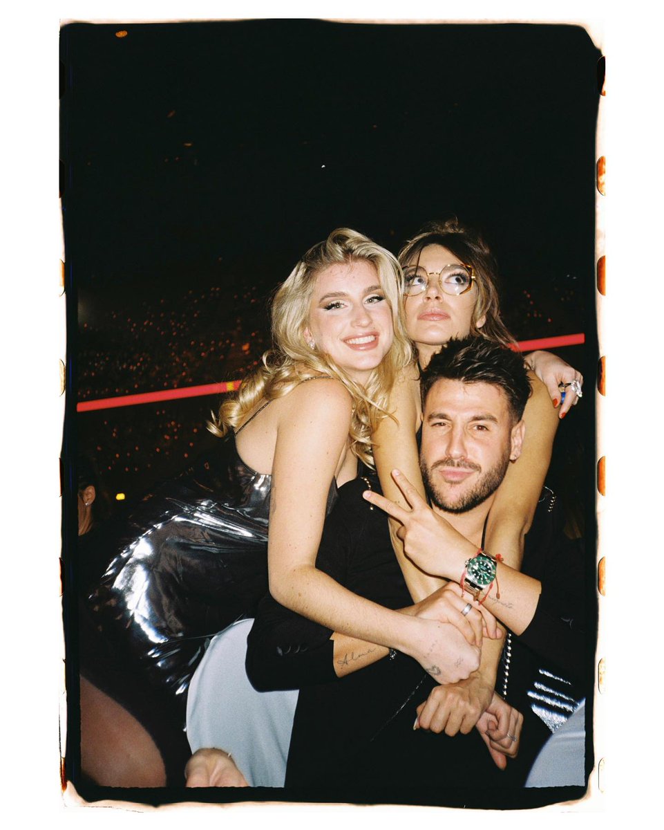 CA2LOTA's tweet photo. 📸 | Publicación de @alfredgarcia. 🎞️

#Los40MusicAwardsSantander @Los40 @LeoRizziMusic @anaguerra @AntonioJSMazuec @_samanthagg
@sidonie_ @axelpicavallero #MarcRos @jessenra #MarcAxelYJes @HeliogabalBcn
@EgonCalle #NewFizz 

🔉https://t.co/B54IARSBQy 
 
👉🏼https://t.co/Oz7Gug7kta https://t.co/4kAqrCnv6N
