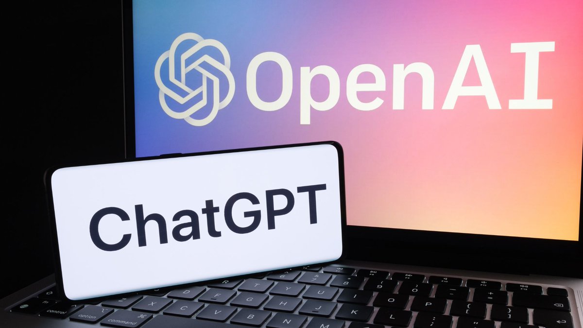 Unboxed_mag's tweet image. Microsoft-backed artificial intelligence company OpenAI has introduced latest features that allows users to upload &amp;amp; analyze PDF files &amp;amp; various other documents on its popular chatbot ChatGPT. #OpenAI #ChatGPT #DocumentAnalysis

unboxedmagazine.com/technology/ope…