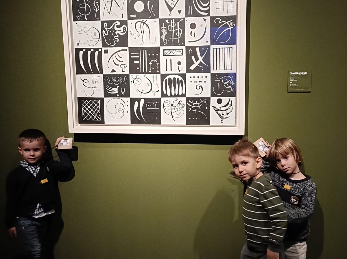 EscolaElPuig's tweet photo. Ens aproximem a l'art fent-nos preguntes i establint un diàleg amb les obres de l'exposició, esdevenint aquest el punt de partida del Projecte General d'Escola d'enguany, on hi participen infants i joves dels 2 fins als 16 anys.

#escolaelpuig #ProjecteEscola @CaixaForum_CAT https://t.co/0TtHn1qmFD
