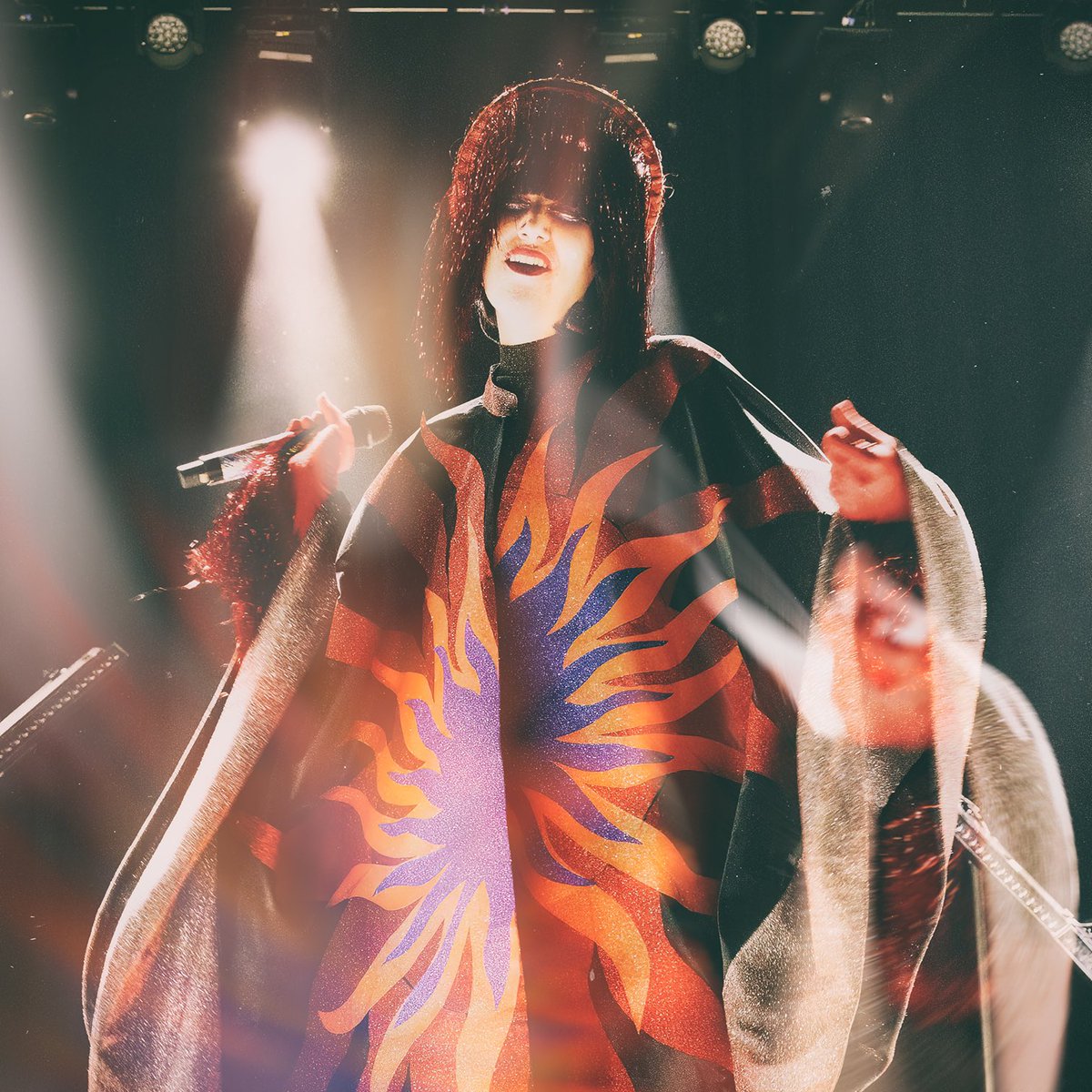 ‘She’s melting houses of gold…’ 

<a href="/YYYs/">Yeah Yeah Yeahs</a> in Boston at <a href="/MGMMusicHall/">MGM Music Hall at Fenway</a> last night. 📸 for <a href="/Do617/">Do617</a>. #kareno #yeahyeahyeahs 

More pics here: stagelightphotography.com/recent-shows/y…