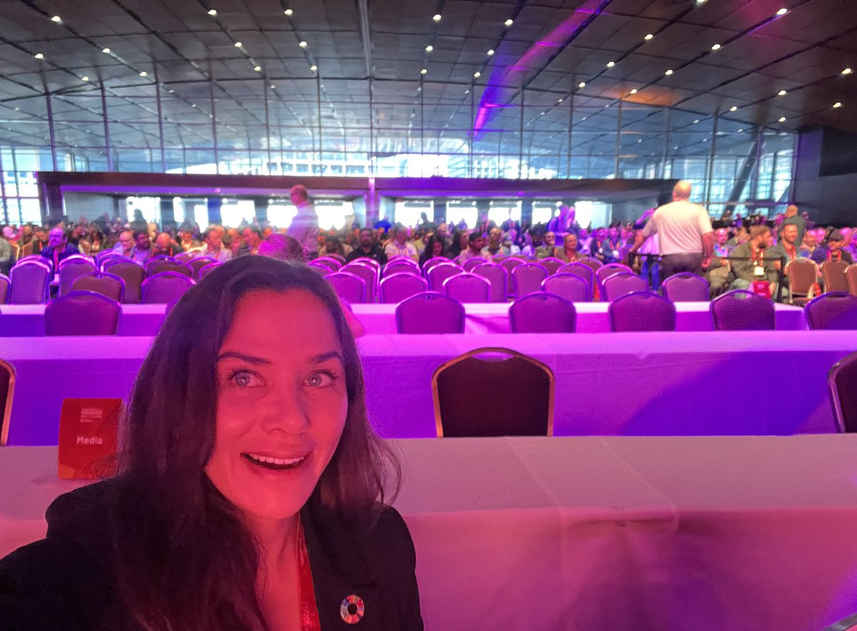 EitelonDesign's tweet photo. Day 2 @ROKAutomation #ROKevents ballroom filling now 🎟️ keynote features XPRIZE Foundation CEO Anousheh Ansari • DEKA R&amp;D Corp. founder and generally famous guy Dean Kamen • and Manufacturing Engineer and FIRST Robotics Competition Alum Ali Bessette • @DesignWorld #automation https://t.co/X7P4cFIBsM