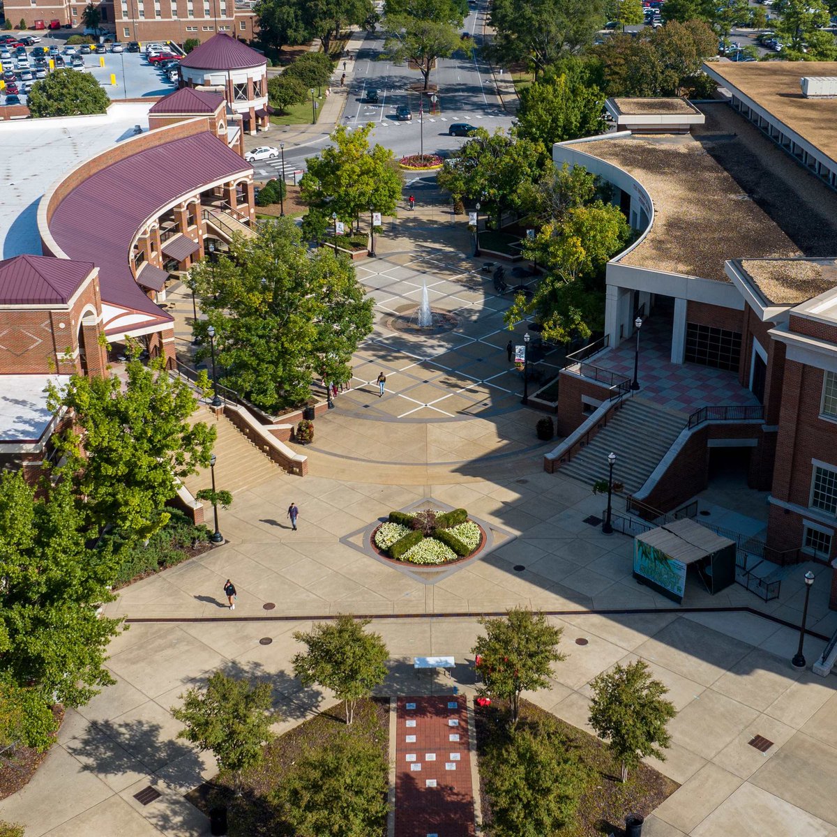 The off campus housing fair will be held at the Student Center plaza tomorrow, Nov. 8th from 11am-2pm. Stop by for off campus housing information and more!