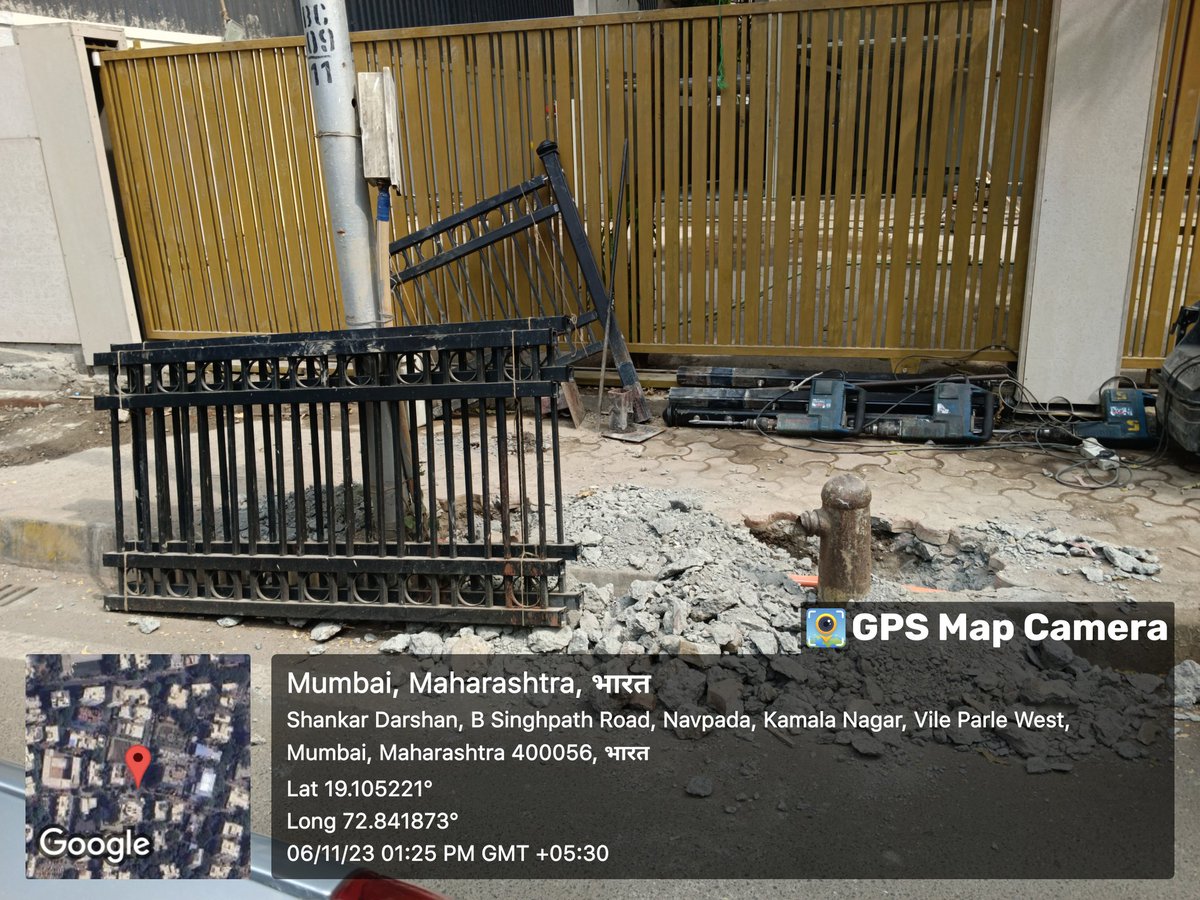 RajuDevendra14's tweet photo. विलेपार्ले वेस्ट भगत सिंग रोड इथे विराज ग्रुप बिल्डर अनधिकृतरित्या फूटपाथ वर खोदकाम करून राहदारीस अडथळा निर्माण करीत आहे तरी आपण विराज ग्रुप बिल्डर वर योग्यती कारवाई करण्यात यावी व फुटपाथ दुरुस्त करण्यात यावा ही नम्र विनंती
@mybmcwardKW 
@ManishDhuri14 
@AmeetSatam https://t.co/Rg4dgSzvyv
