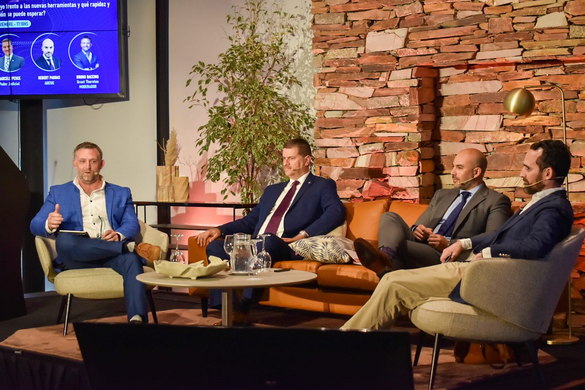 Legaltechsummit tweet media