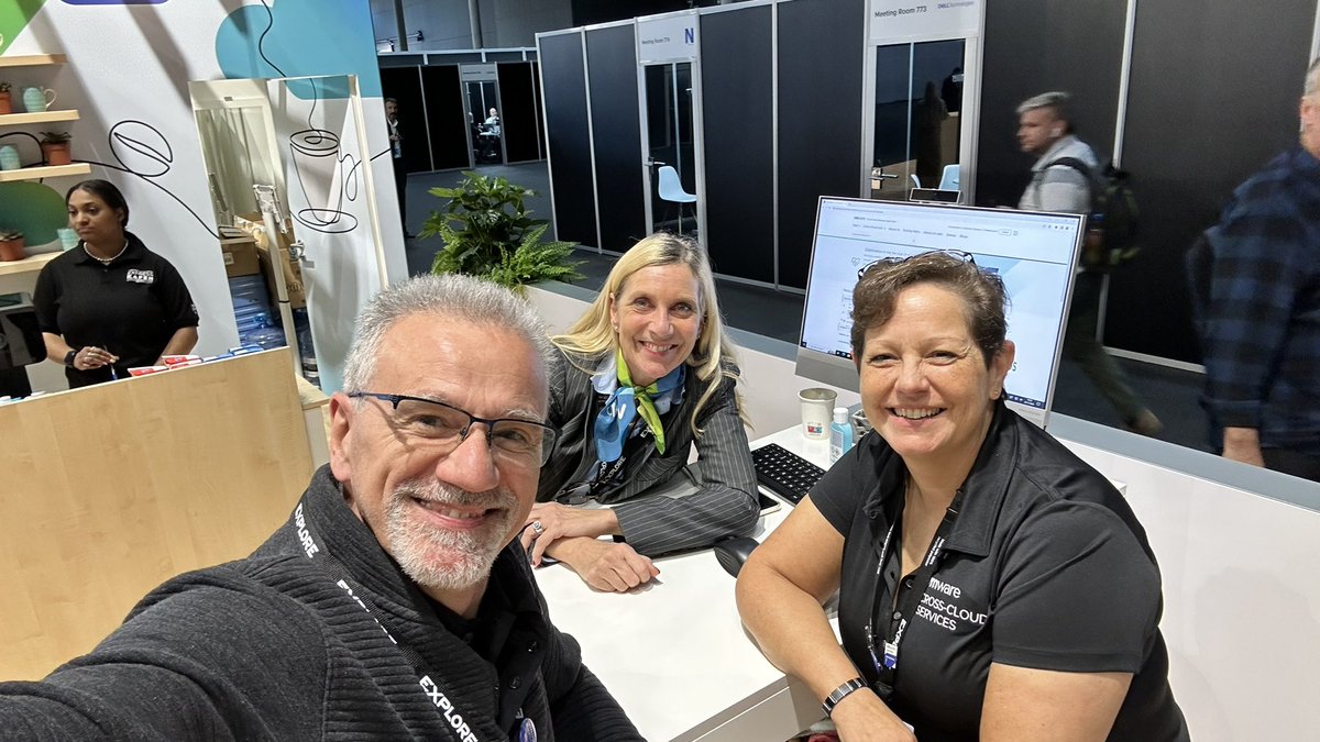 TinaKrogull's tweet image. Got to meet @CareAndKickButt , along with Nicola
#vmwareexplore #crosscloudcafe #vmwaretam