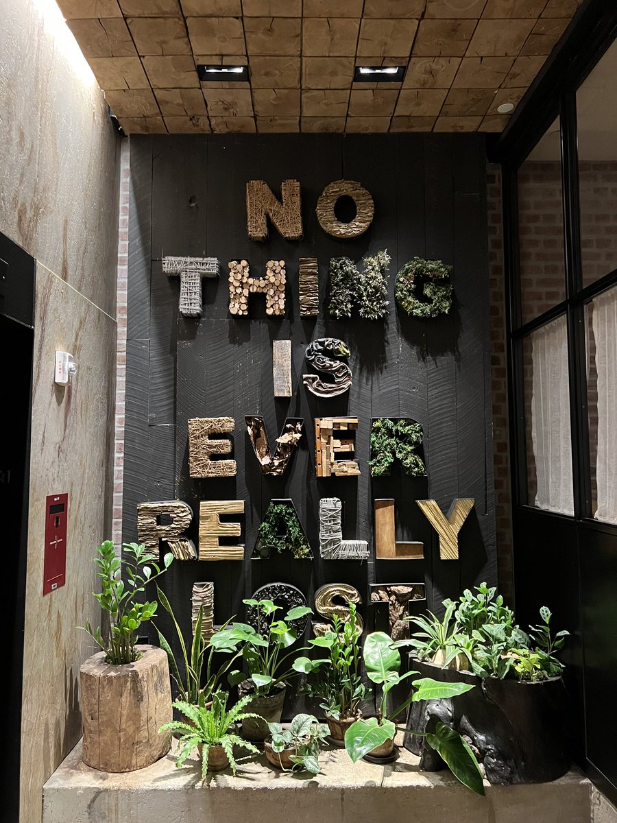 _Dominicthiem's tweet photo. Hello New York! 🗽🇺🇸
I’m back!!

This time I'm enjoying my stay at 1 Hotel Central Park.

Sustainability is a top priority at this hotel.
Over 40,000 living plants, recycled wood, and innovative energy-efficient systems characterize this hotel. https://t.co/kID7CUeLde