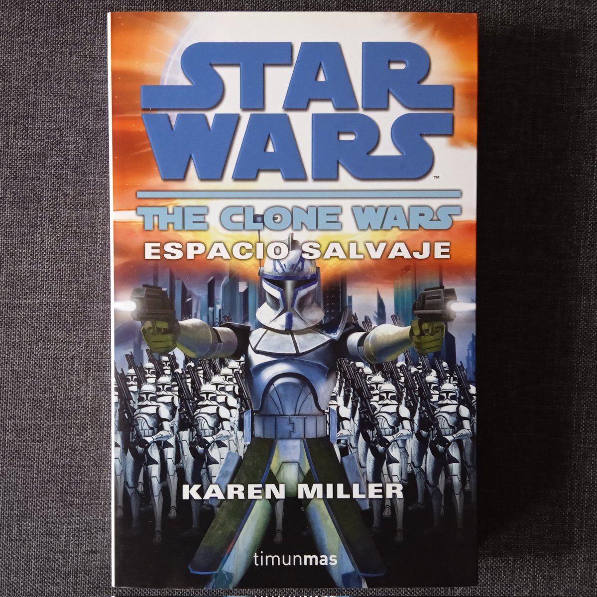 EscribaSith's tweet photo. #40 The clone wars Espacio salvaje

Aventura ambientada durante #TheCloneWars protagonizada por #ObiWan #Kenobi y #BailOrgana

Tenemos 1 edicion publicada por #TimunMas bastante difícil de conseguir, ojalá @PlanetadComic la reedite pronto

¿Que os pareció?

#StarWars  #Ahsoka https://t.co/nzaXJUwa0a