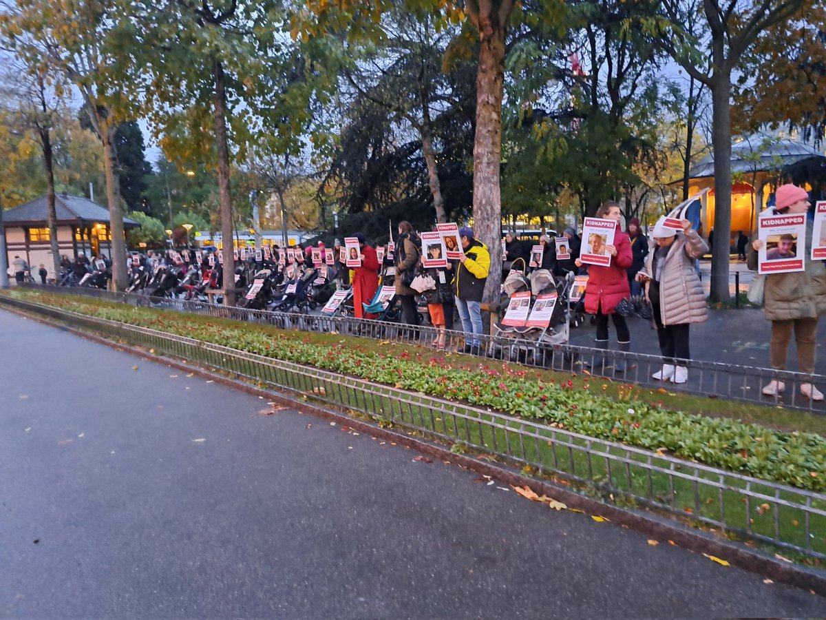 Bürkliplatz, Zürich
Für die israelischen Kindergeiseln in Gaza
#BringThemHome