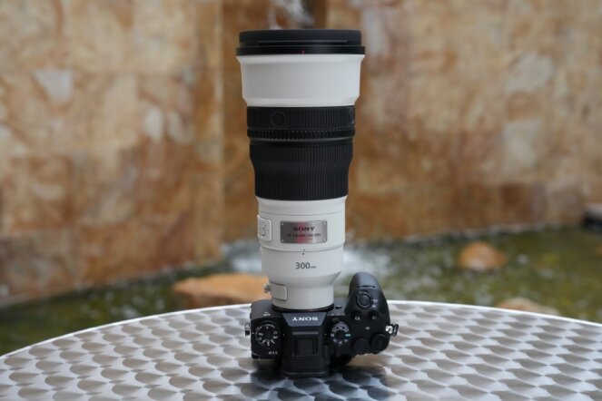 SonyFrance's tweet photo. ⚡ LE FUTUR EST LÀ ⚡ Découvrez le nouvel appareil photo plein format Sony Alpha 9 III ainsi que l'objectif 300mm F2.8 G Master OSS. Le duo parfait pour la photographie de sport, de faune et d'événement 🙌 https://t.co/U8CVjcbz5S - #SonyAlpha #Alpha9III #a9III #SEL300F28GM https://t.co/wfs5hCxjX9
