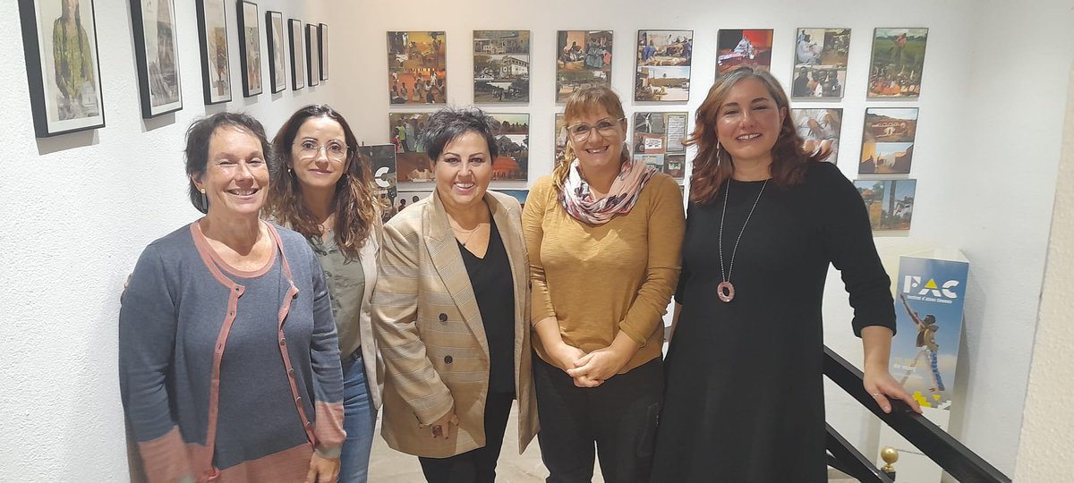 Les representants d'Equitables ens hem reunit avui amb la nova directora general de #Cooperació, Catalina Albertí per presentar la Coordinadora de #Comerçjust de les #Illesbalears i preparar la feina dels pròxims mesos. <a href="/goib/">Govern de les Illes Balears</a> 

#ConsumConscient #MesComerçJust #comerçlocal