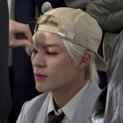 ☆ Busco mutuals ! (^_-) #kpoptwt 

❥𝐬𝐭𝐚𝐧: nct, p1harmony, æspa y lesserafim 

❥𝐬𝐮𝐩𝐩𝐨𝐫𝐭:ateez, txt, enhypen, skz y bp

❥ interactuo bastantito (eso creo)

      like, rt o comment = mutis ♡