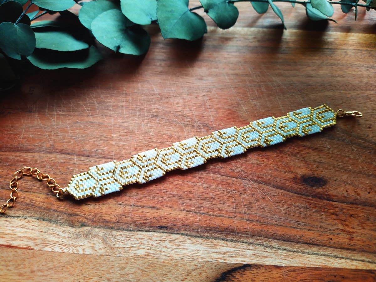 I really love making this pattern. This is the third one I made with this pattern. Another one now belongs to <a href="/wolfpainters/">saltowl</a> ❤️They gave me the idea of the colors and they work so well!

#beads #Miyuki #jewelry #bracelet