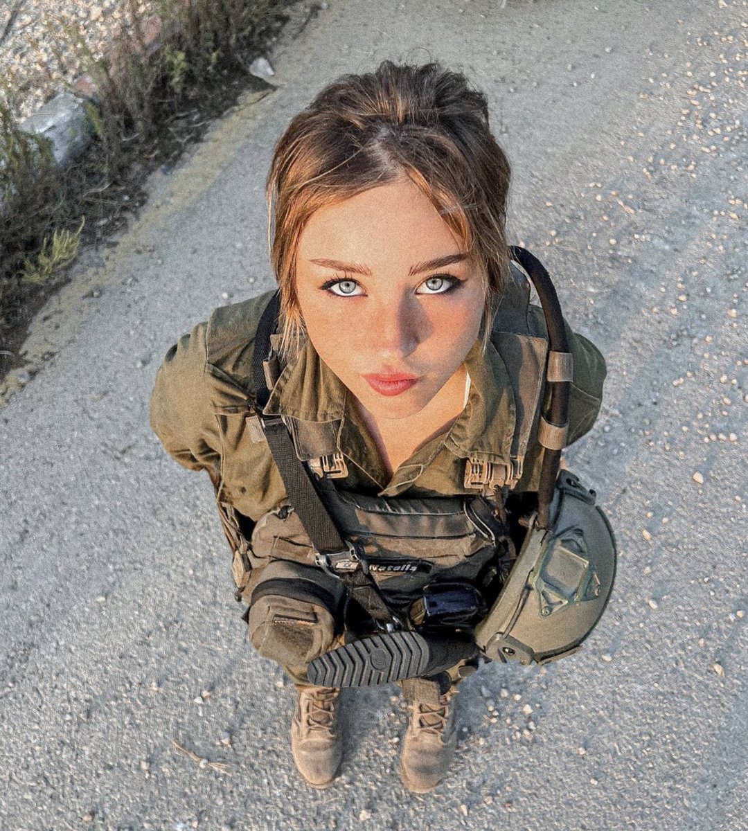 DailyLoud's tweet image. This Israeli soldier is going viral