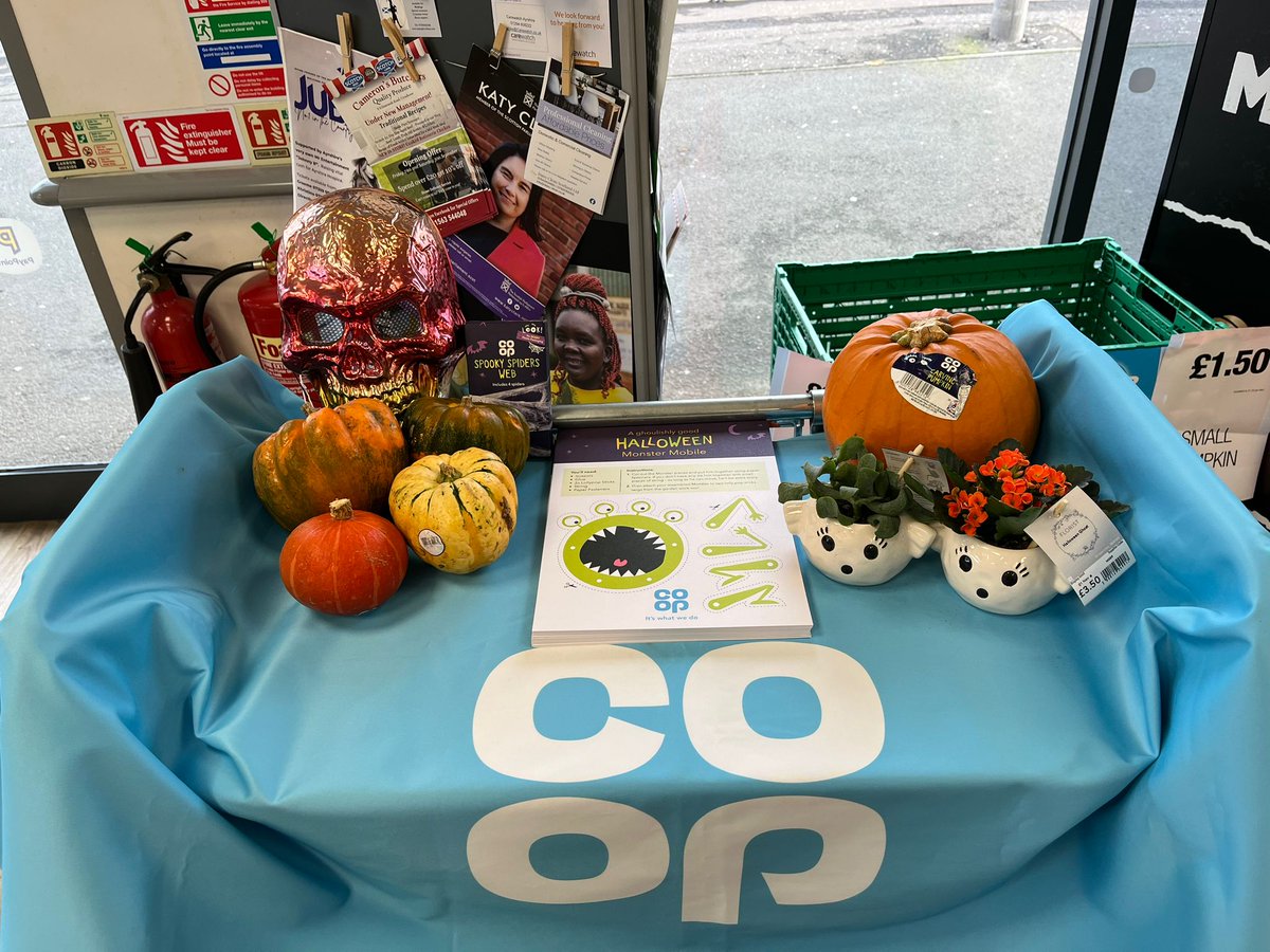 Week Round Up Pt2. Was great fun attending both local <a href="/coopuk/">Co-op</a> food stores with a Halloween display showcasing our large plastic free range of Halloween decorations whilst handing out free monster activity sheets &amp; spooky stickers! Love the plants &amp; mini squash! #ItsWhatWeDo 🎃👻