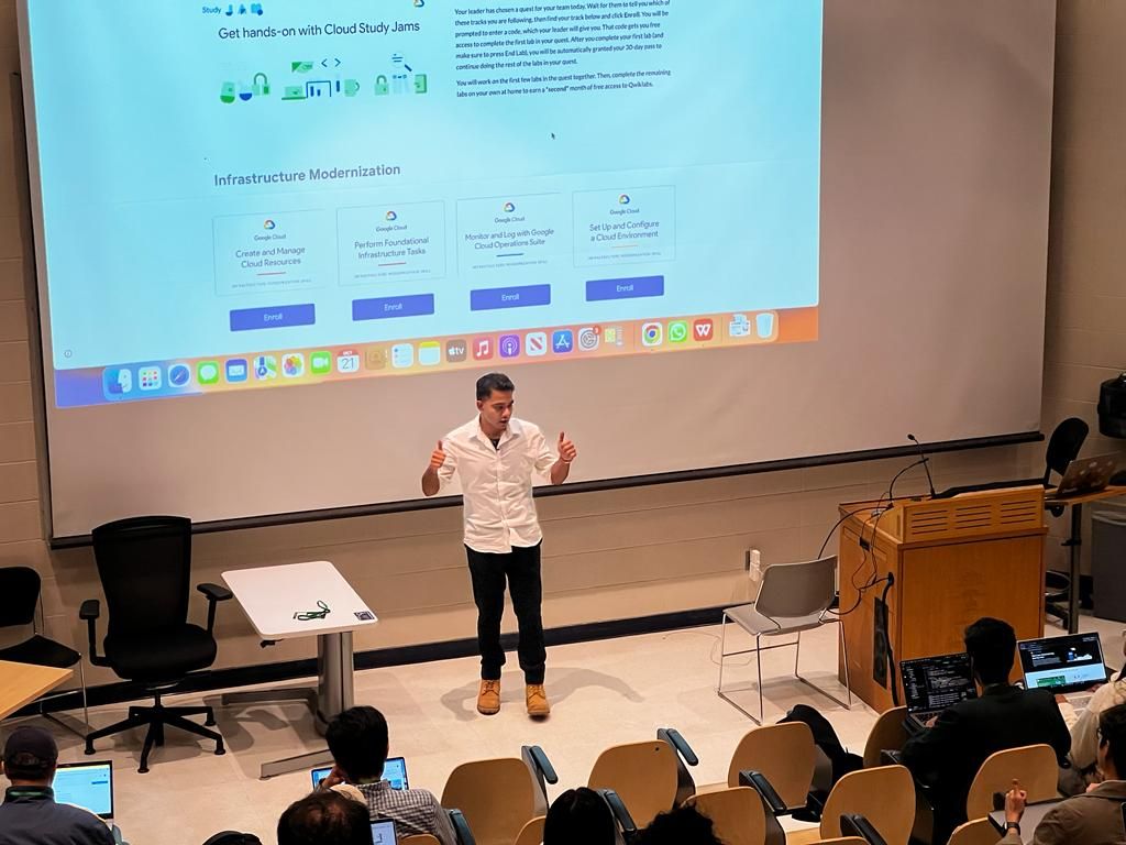 gdgcloudtoronto's tweet photo. Devang Sharma shared knowledge on generative AI- LLMs and GPTs- followed by a workshop on the Google Cloud Platform.

Which topic inspired you?

#StartGBC #GeorgeBrownCollege #GenerativeAI #GDG #Google #GoogleCloudToronto https://t.co/BttDGm7XsD