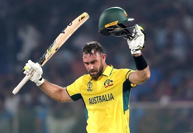 apk_nmd's tweet photo. One of the iconic knock ever💥 

Maxwell 🔥 The great wall

#AUSvsAFG  #AUSvAFG https://t.co/HR042c5qOK