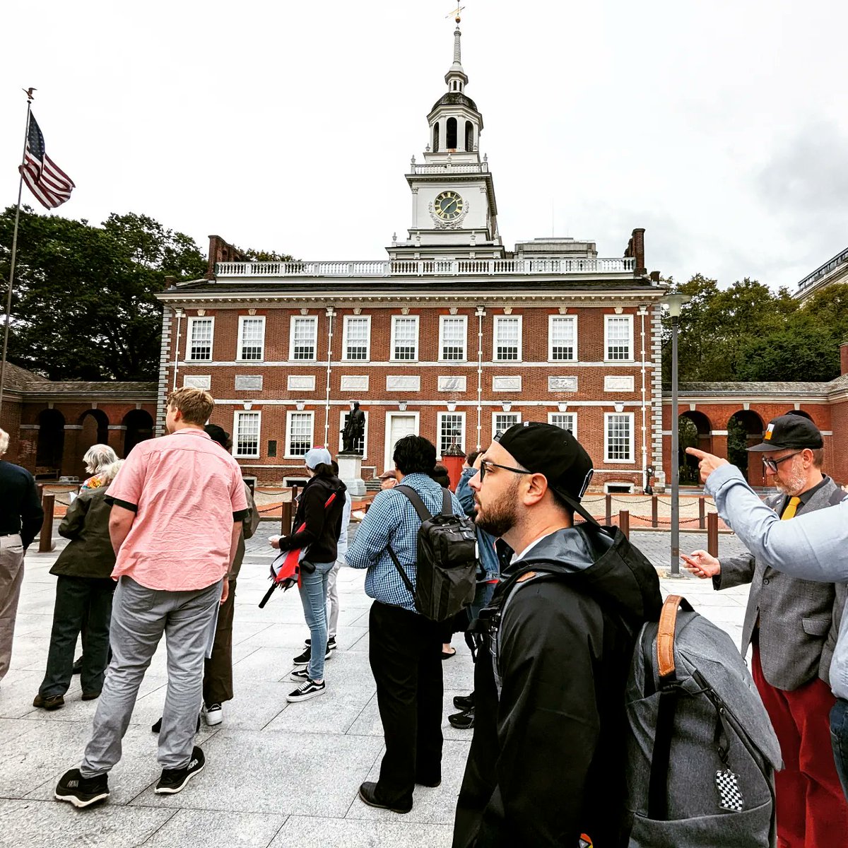 Flagged4Content's tweet photo. A month ago, I went to both #Philadelphia and #NAVA for the first time. Met some very cool people, did a little tech work, and learned a thing or two about flags, believe it or not. Here are some pics to prove it. 1/?

#NAVA57 #vexillology #flags https://t.co/4T1B5Enu1E