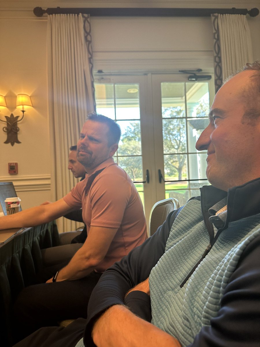 Chris Como tweet media