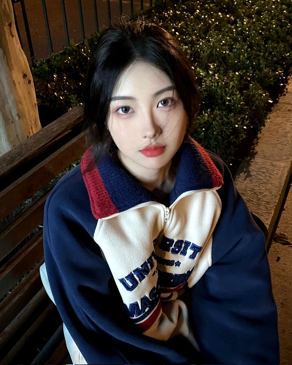 AnikaLeota's tweet photo. 可以去你家旁边的高中当校花吗 https://t.co/031pmqnR6S