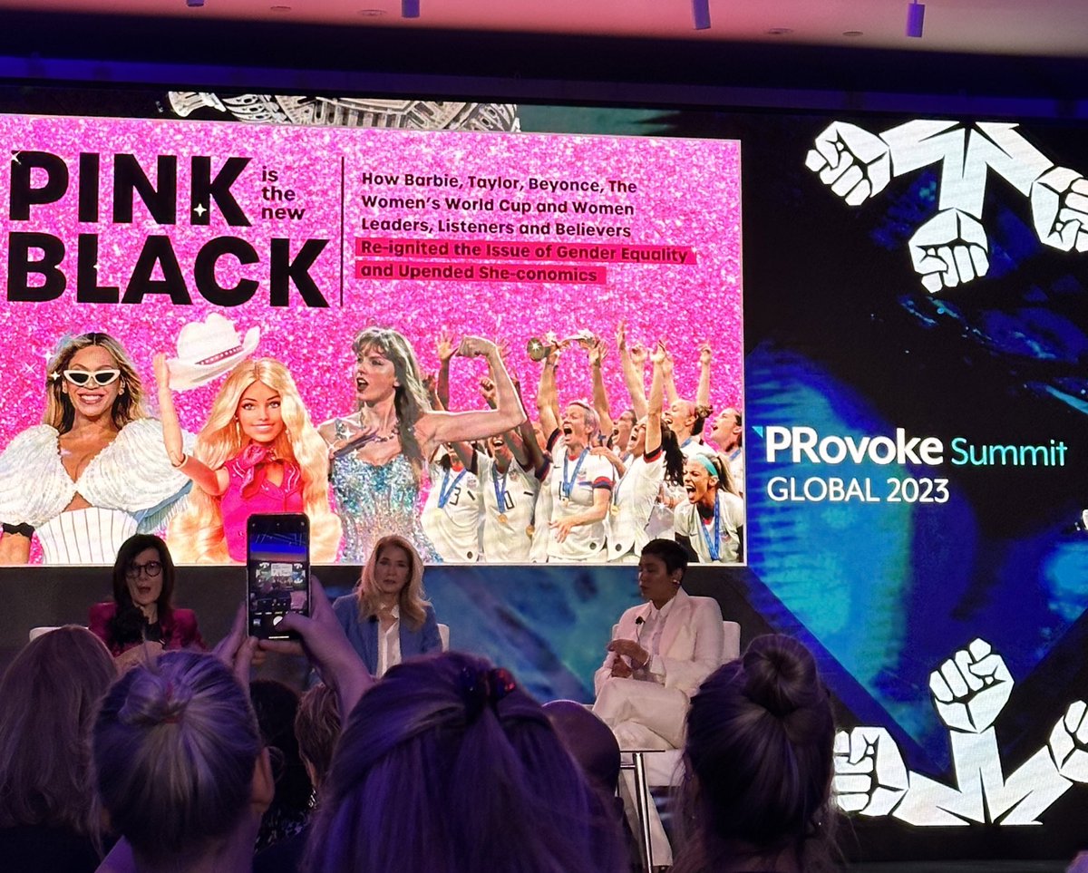 ptrknwk's tweet image. What a great opening panel #PRovokeGlobal @Provoke_News ! 💞
Thanks @gailheimann @CandaceBushnell and @AshleyEtienne09 for the insightful discussion! @WeberShandwick