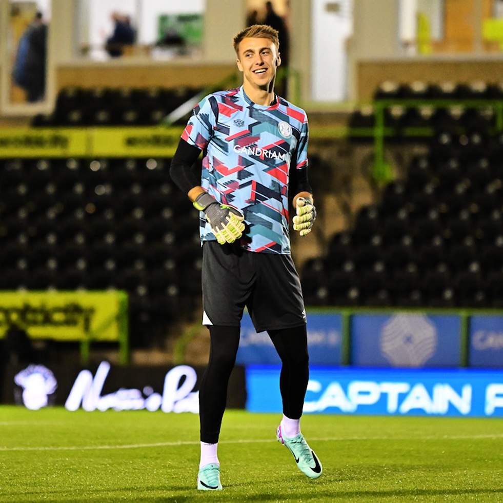 FGRFC_Official's tweet photo. Who fancies a Tuesday night giveaway?👀

RT this post and follow @candriam for your chance to win one of these warm-up shirts!🔁

The winner last time out was @matt_flagg - we'll drop you a message!✉️

Best of luck!🤞

#WeAreFGR💚 https://t.co/KIMIGl1Myk