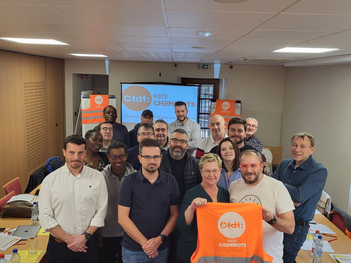 🚨Réuni en Conseil National, les membres de la <a href="/cfdtcheminots/">cfdtcheminots</a> 🇫🇷apportent leurs soutiens aux cheminots 🇧🇪 @acvtranscom qui seront en grève unitaire le 8 et 9 novembre ✊💪. De tout 🧡 avec vous ❗️