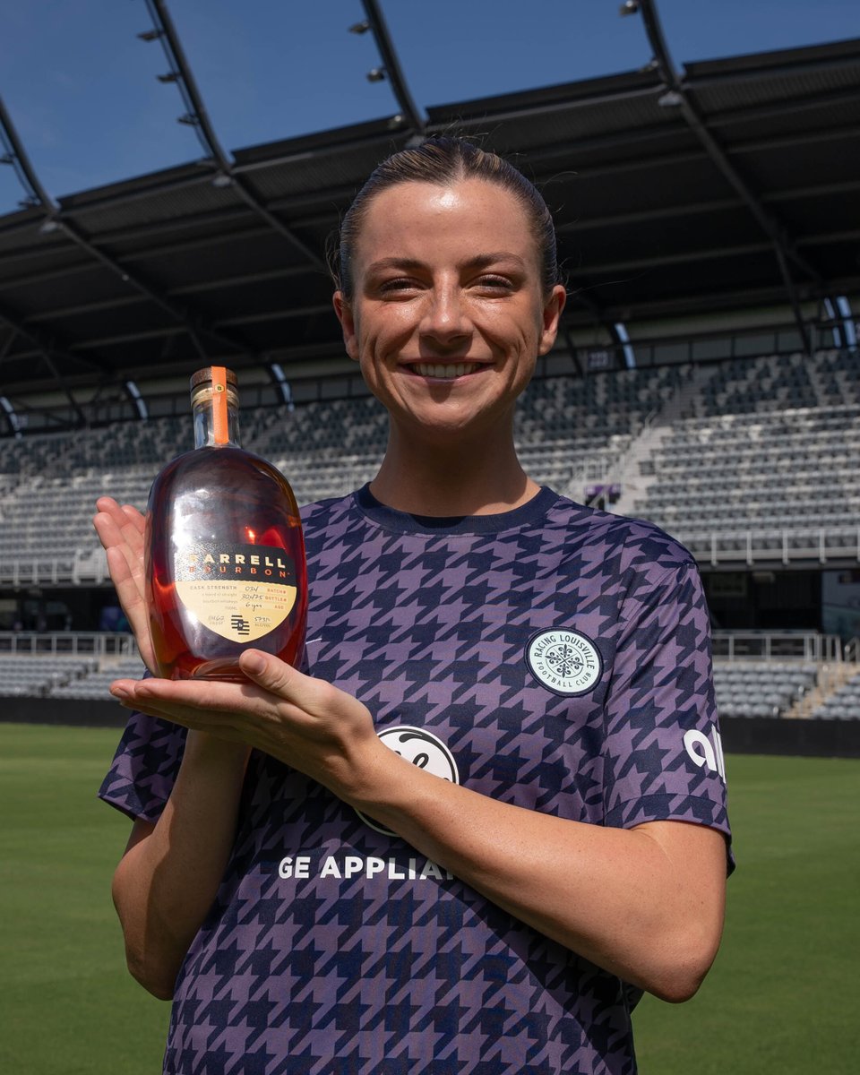 Three cheers for the birthday girl! 🎊

We hope <a href="/paigeqmonaghan/">Paige Monaghan</a> enjoys her special day and her bottle of <a href="/BarrellBourbon/">Barrell Craft Spirits</a>! 🥃