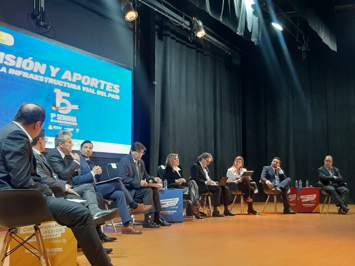 YennyRozoZam's tweet photo. #AEstaHora|| Desde la Gobernación de Cundinamarca, participamos como panelista en la primera versión de la "Semana de la Infraestructura" en el marco de los 15 años del @ICCUGOB https://t.co/OCZxD6d7ce