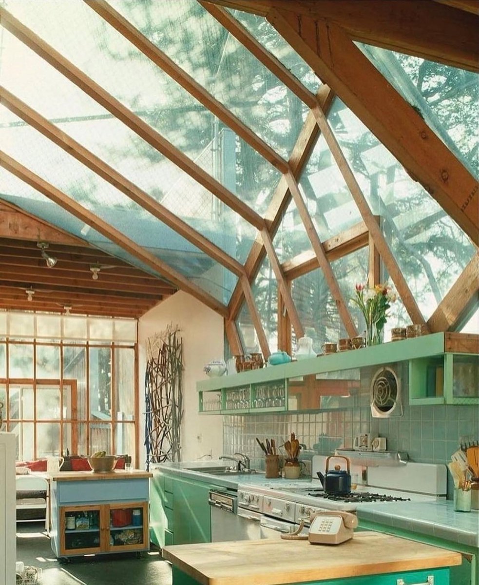 Some days you just wake up thinking about Frank Gehry’s Santa Monica kitchen…