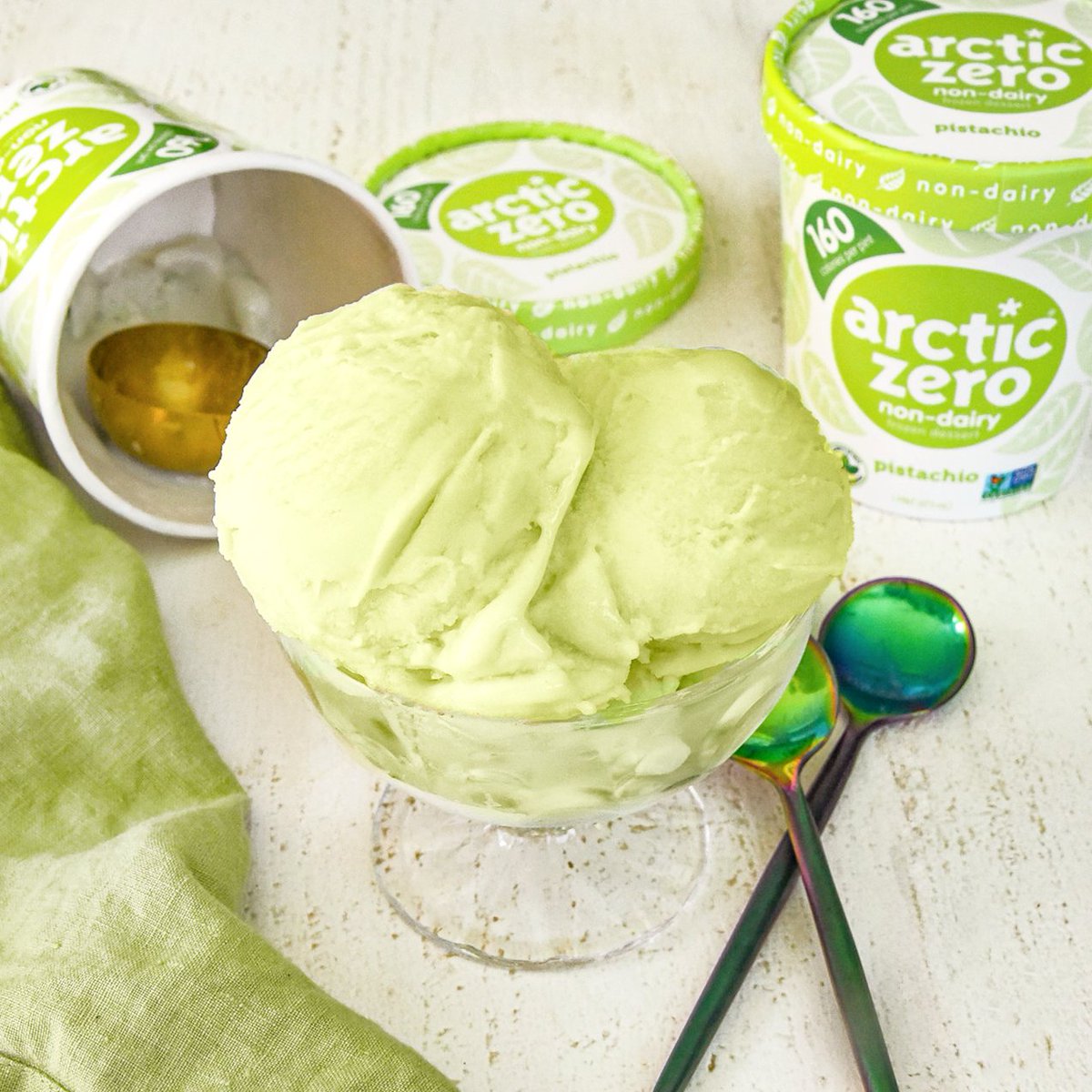 MyArcticZero's tweet image. It’s our faba bean protein base and ultra low calories that makes our Pistachio frozen dessert flavor uniquely better for you and delicious 🤩

.
.
.
#arcticzero #pistachio #faba#fava #plantbased#vegan #lowcalorie #icecream