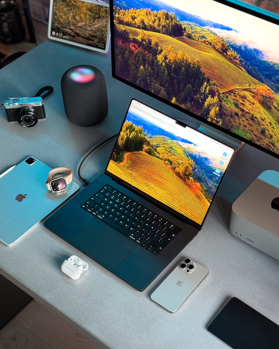TheTechChap's tweet image. “Tech chap’s such an Apple fanboi” - everyone
Don’t know what you’re talking about… 🧐
#notsponsored #shotoniphone #macbookpro #applewatchultra #iphone15promax #applestudio