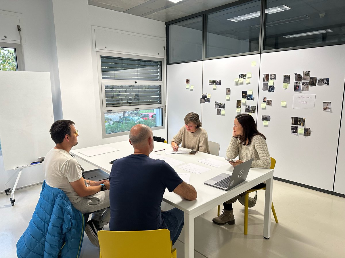 Elkarsorkuntza-saioak abian dira. @begisare Arabak bigarren saioari ekingo dio egunotan <a href="/JosetxuSilgo/">Josetxu Silgo</a>-ren eskutik.

Begisarek ikusmen-desgaitasuna duten pertsonentzako irisgarritasun-araudia betetzen dela kontzientziatzeko jardueren diseinua du aurretik.