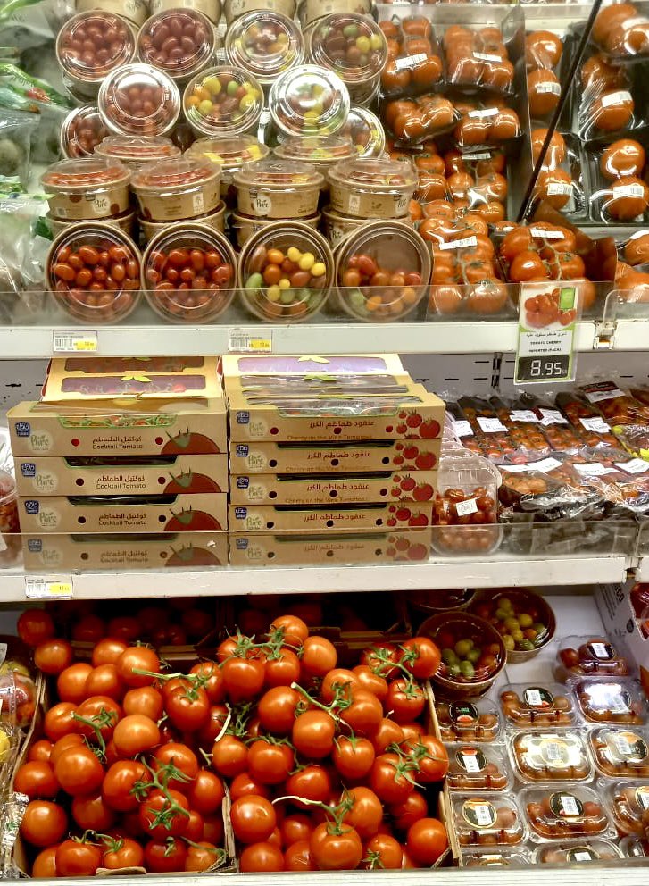 MSc_Fahad's tweet photo. دائمًا ماأقول إن الطماطم 🍅 تعتبر من الأغذية الغنية بمضادات الأكسدة مثل الليكوبين والبيتا كاروتين والنارينجين 💪🏻 
🟩 وطماطم نادك المزروعة في السعودية شدتني بصراحة بلونها الأحمر الغني بالليكوبين وشكلها المنتظم المرتب وطعمها اللذيذ الطاغي على أنواع كثيرة من أنواع الطماطم الثانية، نقدر نستخدمها كسناك ونقدر نخليها كمكون أساسي مع السلطة أو للطبخ  👍🏻
AD