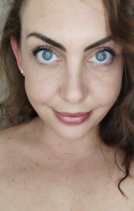 Bis gleich ihr Lieben 😘 ich freue mich auf Euch ❤️  @MDHRelationship   #camgirlِ #cam2cam #Germany #brunette<a href="/tag/brunette"class="tags"><span>#brunette</span></a><a href="/tag/cute"class="tags"><span>#cute</span></a><a href="/tag/curvy"class="tags"><span>#curvy</span></a><a href="/tag/germany"class="tags"><span>#germany</span></a><a href="/tag/naturalbeauty"class="tags"><span>#naturalbeauty</span></a>